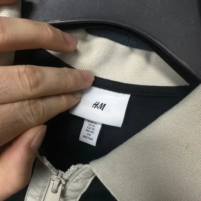 XL h&m 포켓 하프 집업 반팔 카라 티셔츠