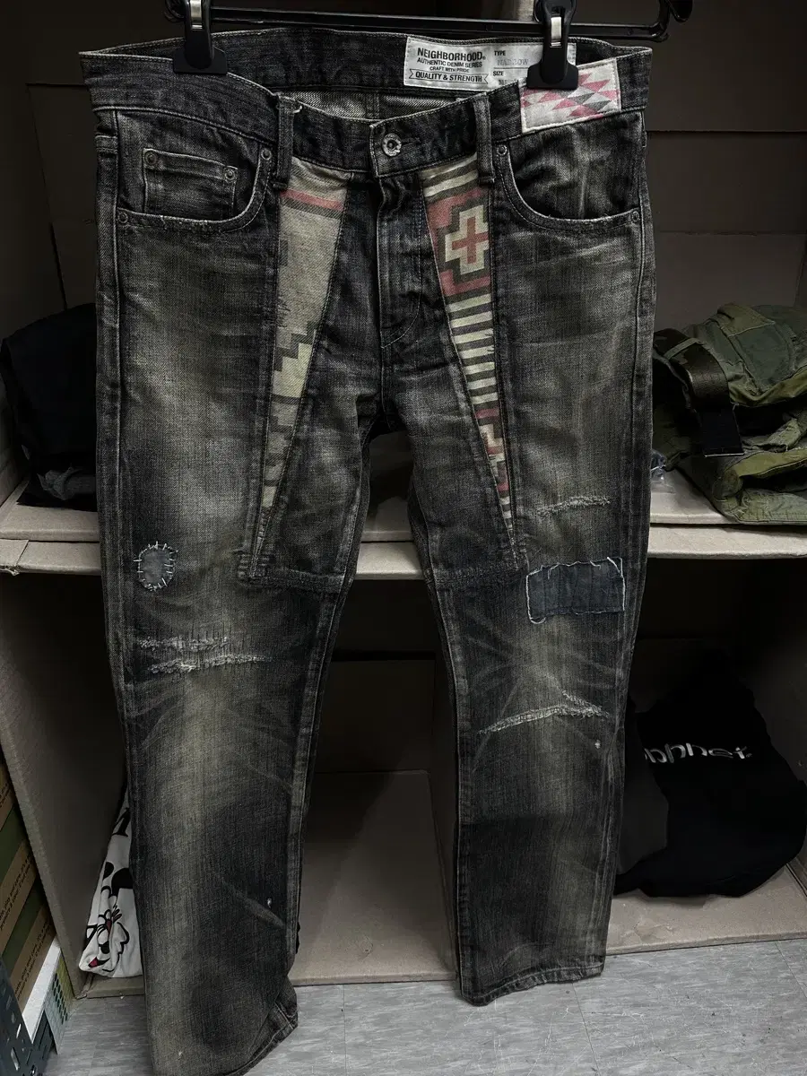 Neighborhood Split Savage Denim