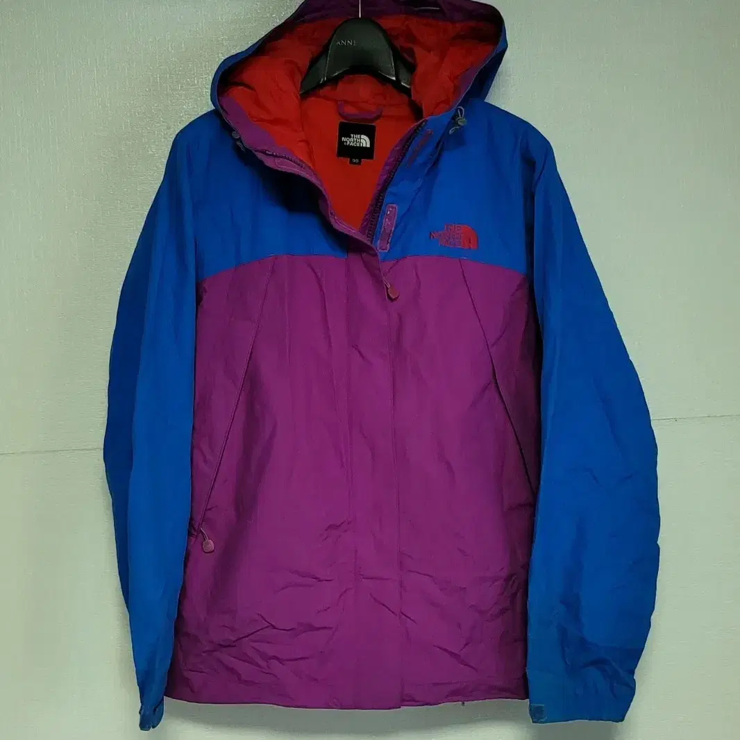 노스페이스 정품 NORTH FACE 아웃도어 바람막이 등산자켓 여성 L사