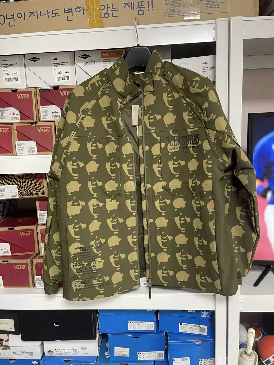 L) Puma x pam Jacket