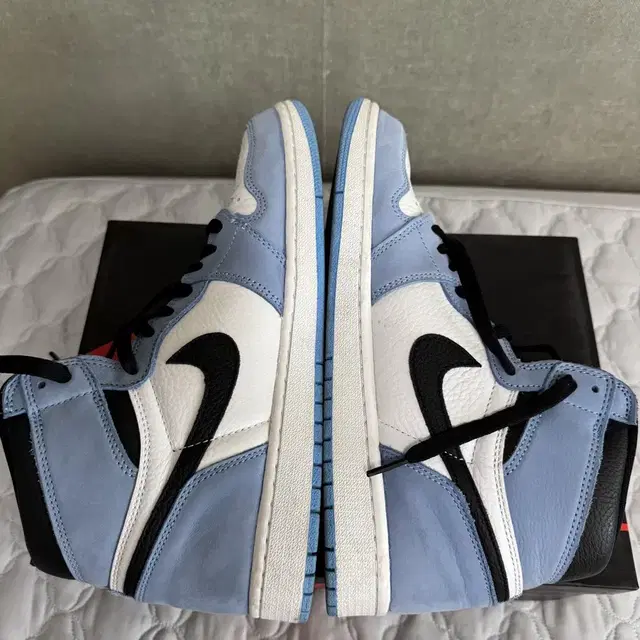 Jordan 1 Retro High OG University Blue