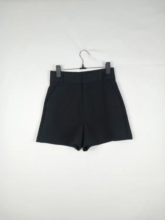 ZARA WOMAN SHORT PANTS 24