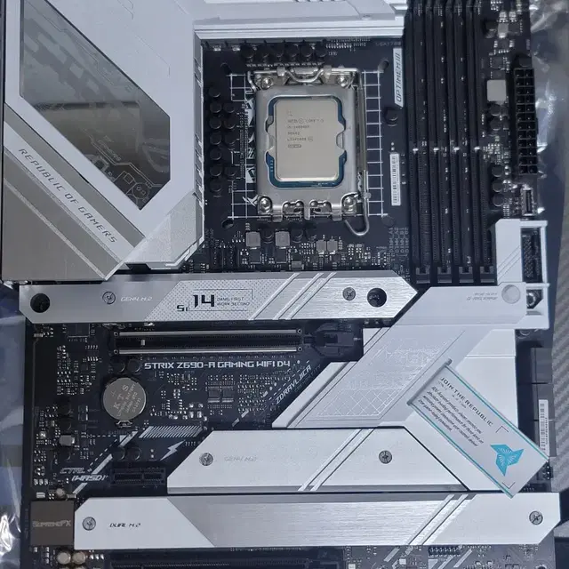 아수스 Z690 A 로그스트릭스 14600kf 세트