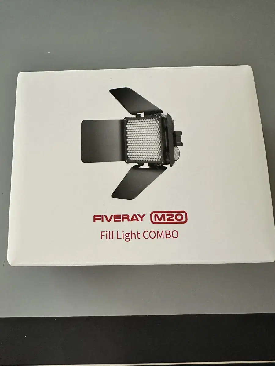 (탄핵기념 세일)  조명 지윤 fiveray M20 콤보. 휴대용 led