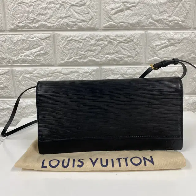 LOUIS VUITTON / 루이비통 옹플뢰르 블랙 에삐 숄더백/ 클러치