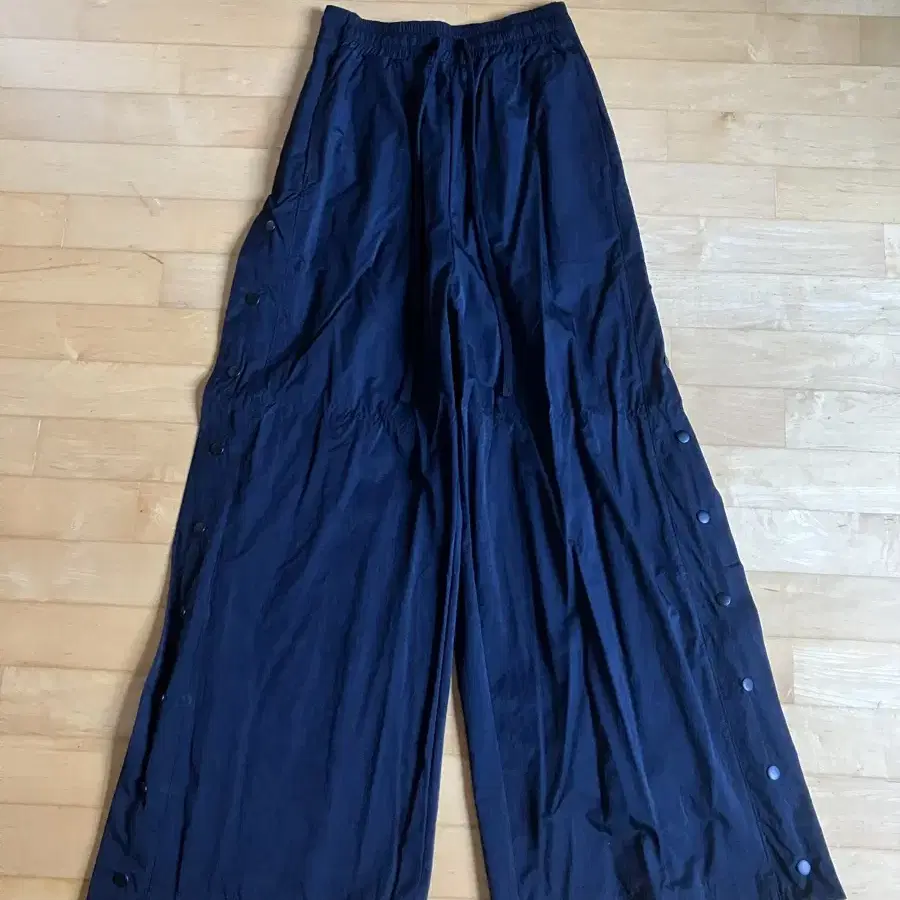 선데이오프클럽 Side snap button wide pants