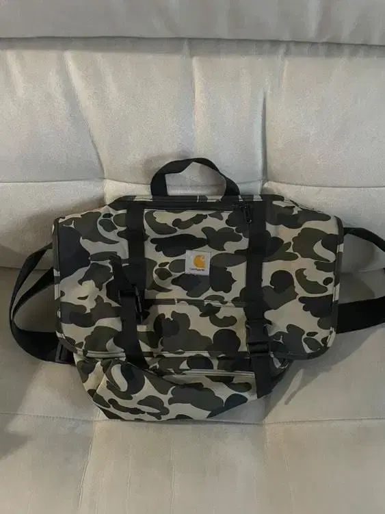 Carhatt 칼하트 메신저백 camo color