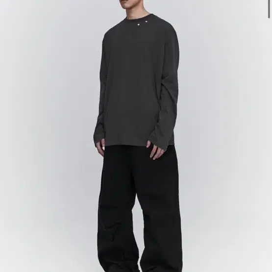 누피크(NUPEAK) PINTUCK LONG SLEEVE CHARCOAL