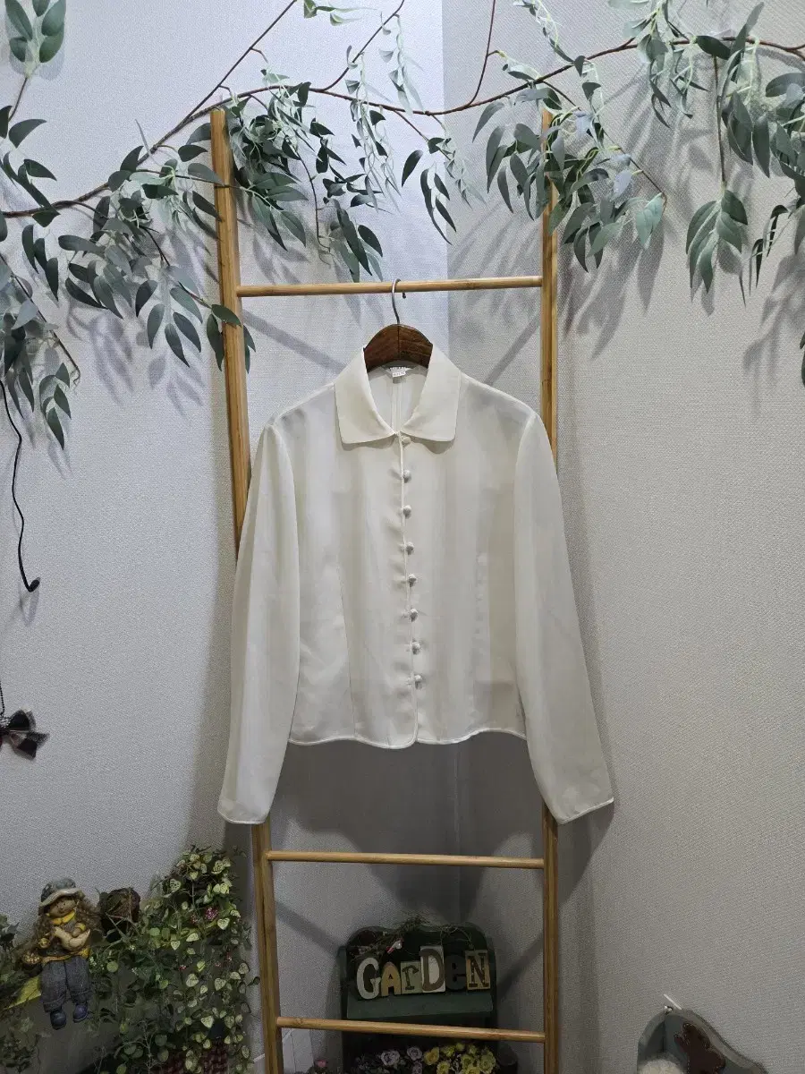 Atle Chiffon Blouse