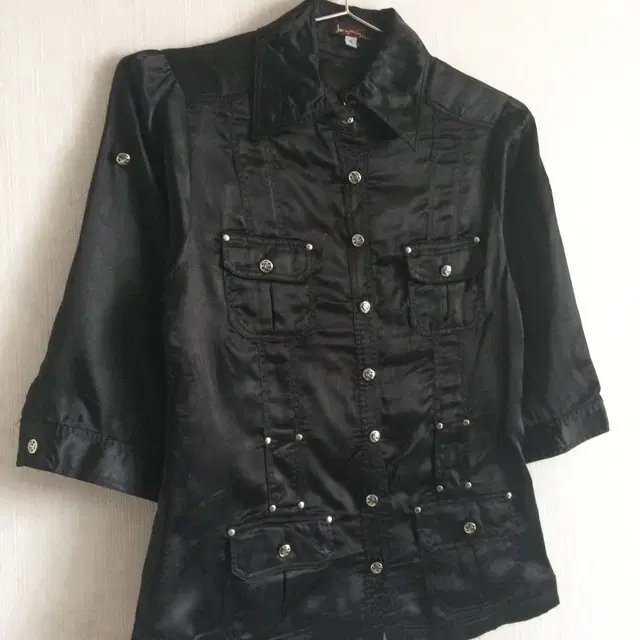 Stud point satin shirt