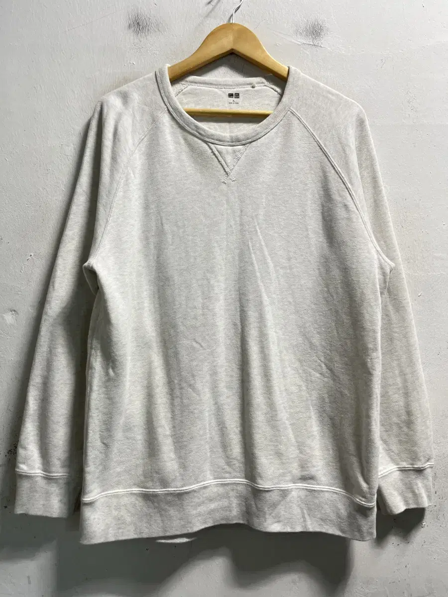 105 Uniqlo Melange Sweat Loose Fit Top Authentic