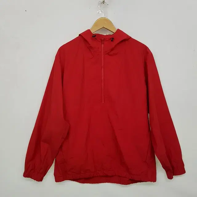 GU Hooded Windbreaker Red