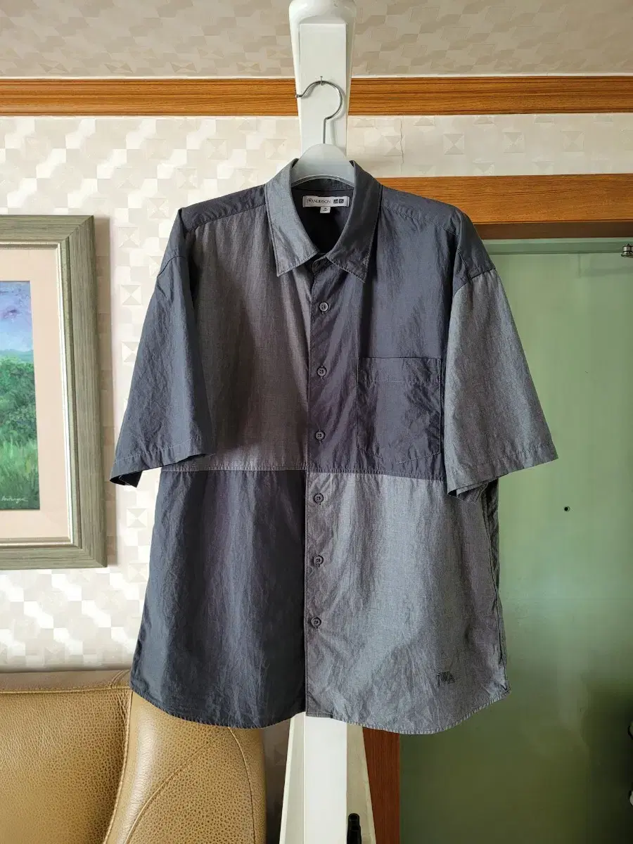 Uniqlo JWA Chambray oversized short sleeve shirt(M) sells