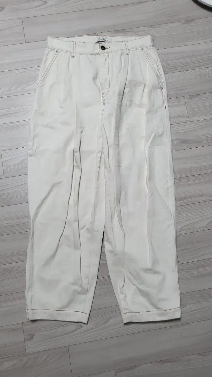 Bislow One Tuck White jin (30)