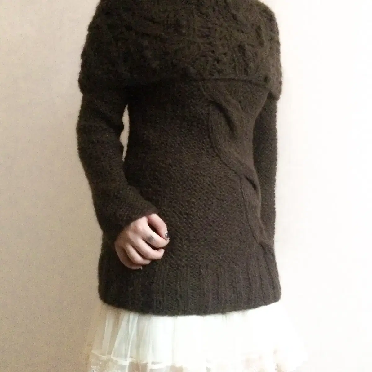 Layered neck point knit