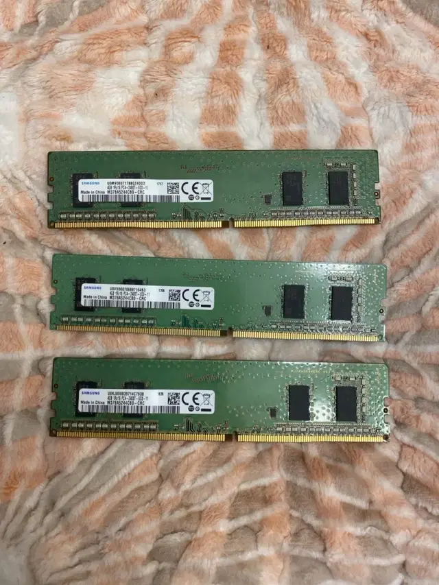 ddr4 4g 2400T 3개 일괄 판매 택포