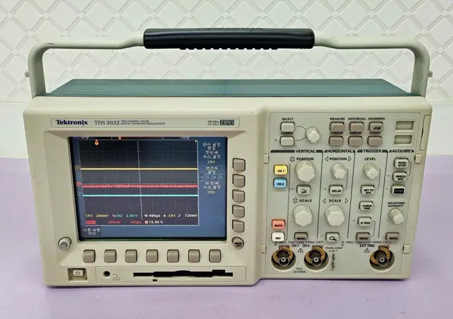 Tektronix TDS3032 Two Channel 오실로스코프