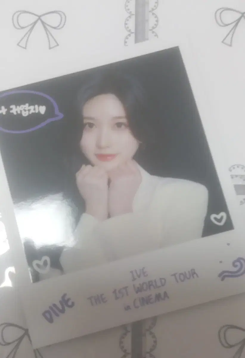 ive gaeul lotte cinema popup store polaroid set