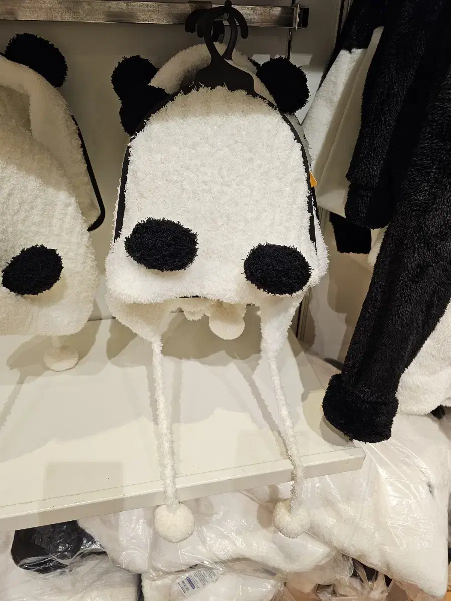 Full Price) Panda Knit Drop Hat