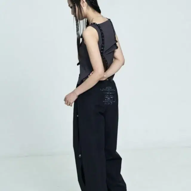 셋업이엑스이 (o-ring rivet pants _ black)