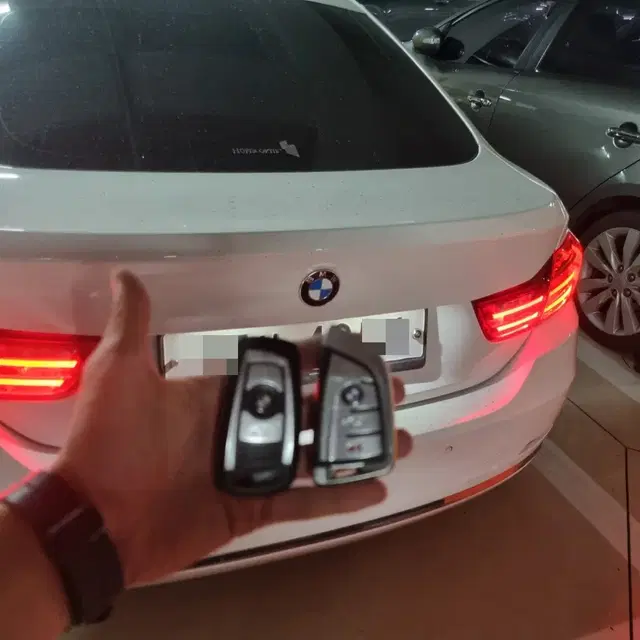 BMW X7, X4, 5시리즈, 3시리즈, i8 차량키 스페어키 제작