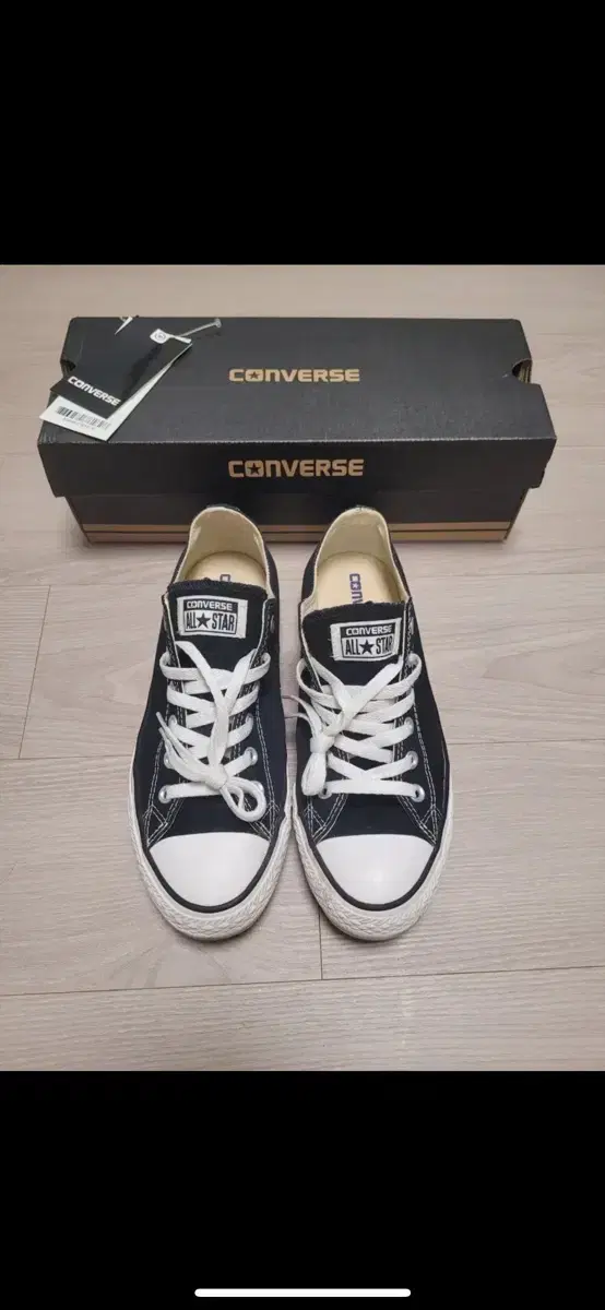 Converse Chuck Taylors 260mm