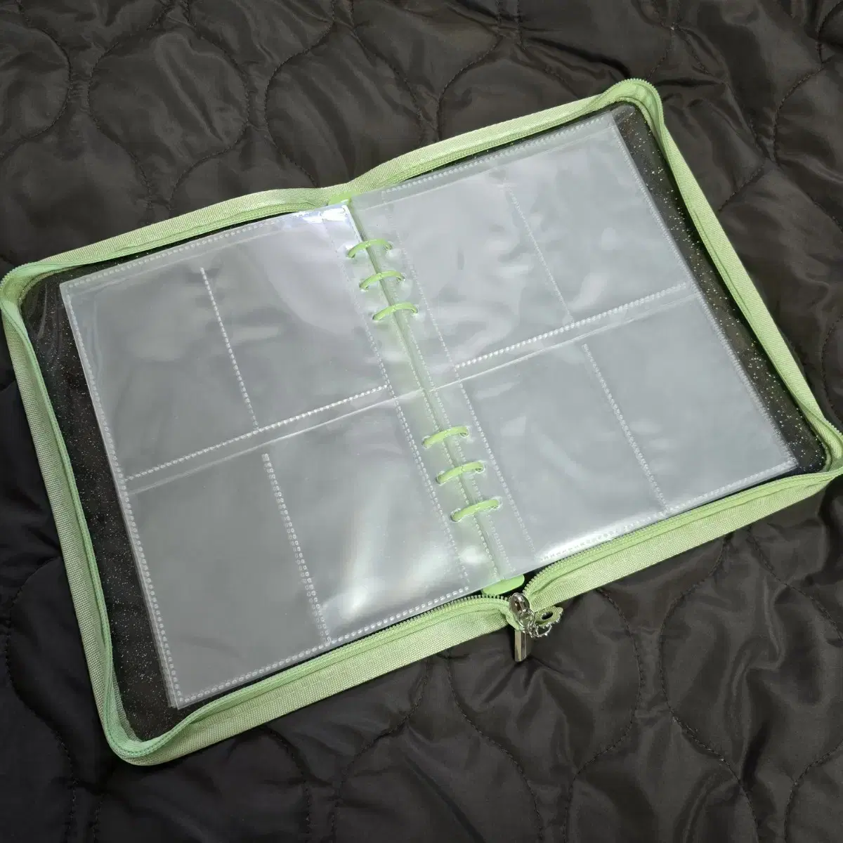 Zipper 6-ring poca binder + 10 4-pocket double-sided refills wts
