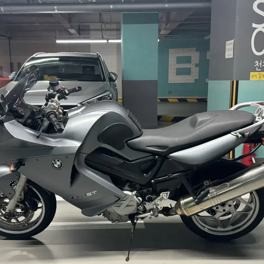 BMW F800st