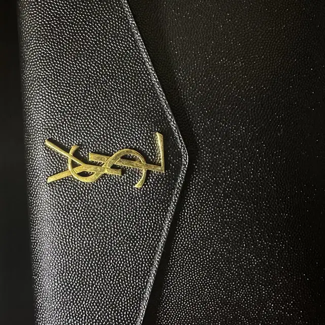 24ss 생로랑 ysl 금장모노그램 업타운 파우치 블랙