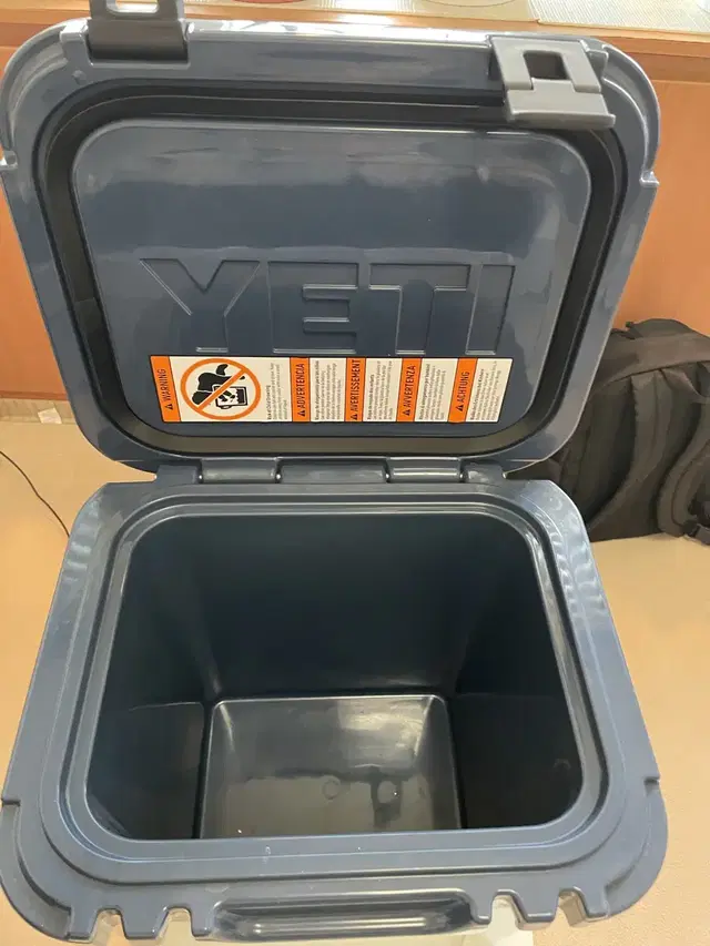 예티 로디 24 쿨러 아이스박스 YETI Roadie Cooler