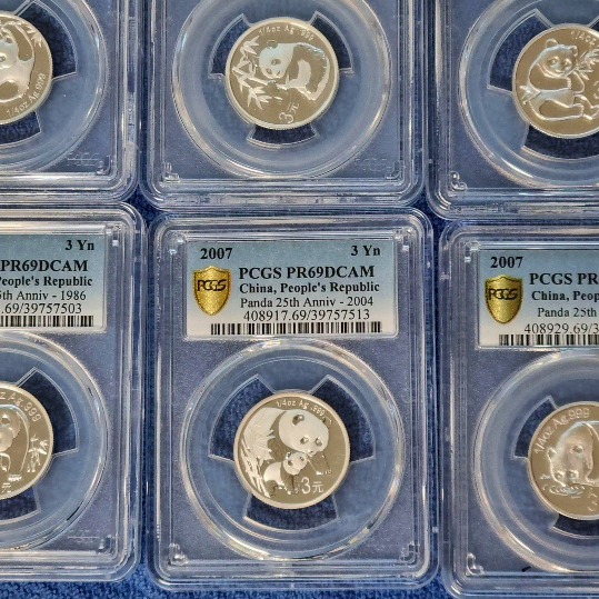 중국 2007년 팬더25주년 3위안 중요 6개년도 은화  PCGS 69