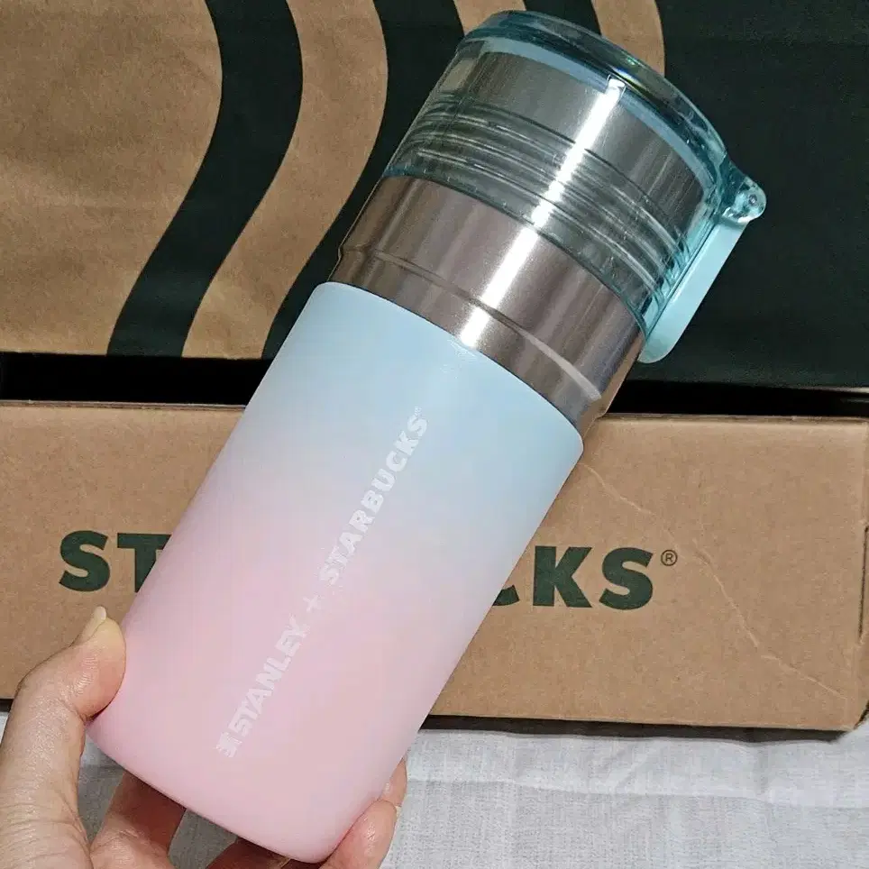 새상품S급)스타벅스 SS 서머 하이드아웃 스탠리 통가 보온병 500ml