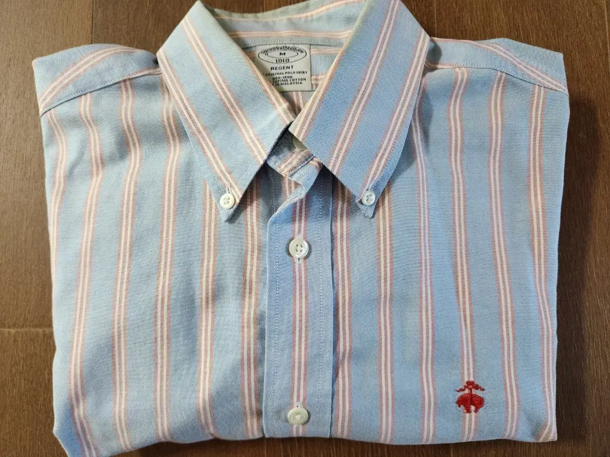 Brooks Brothers oxford shirt for sale (size medium)