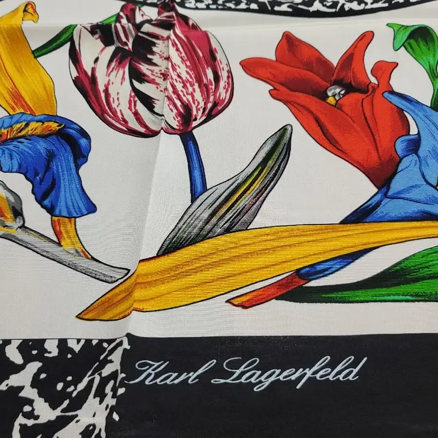 칼 라거펠트 실크 스카프 Karl Lagerfeld silk scarf