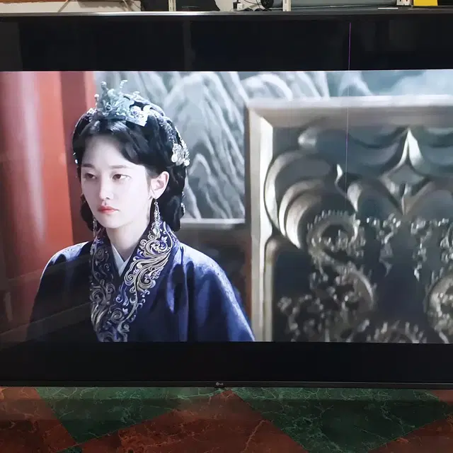 LG 75인치 4K UHD 스마트 TV 중고 팝니다