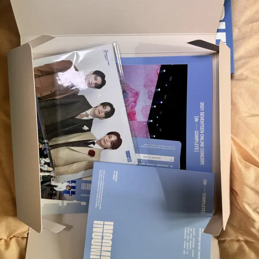 세븐틴 인컴플릿 콘서트 dvd 팔아요