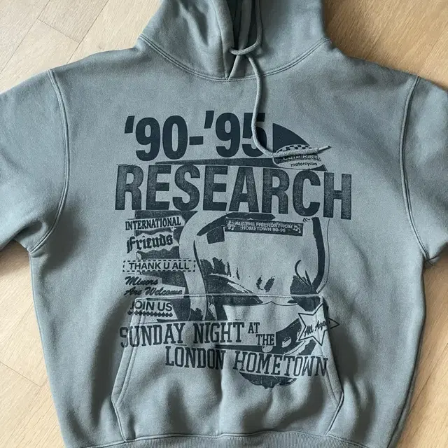 RESEARCH HOODIE 비바스튜디오 카키색 입니당