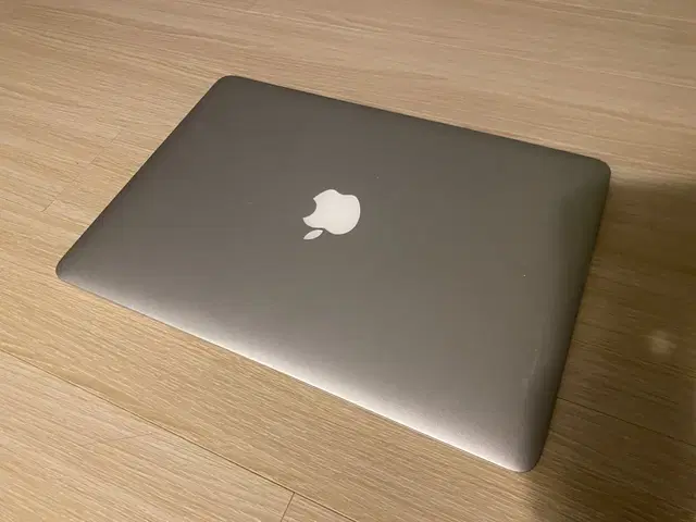 MacBook Air 13-inch노트북, Early 2015