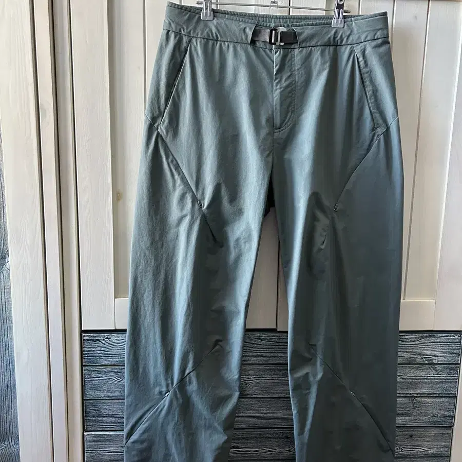 포스트 아카이브 팩션 right pants L사이즈