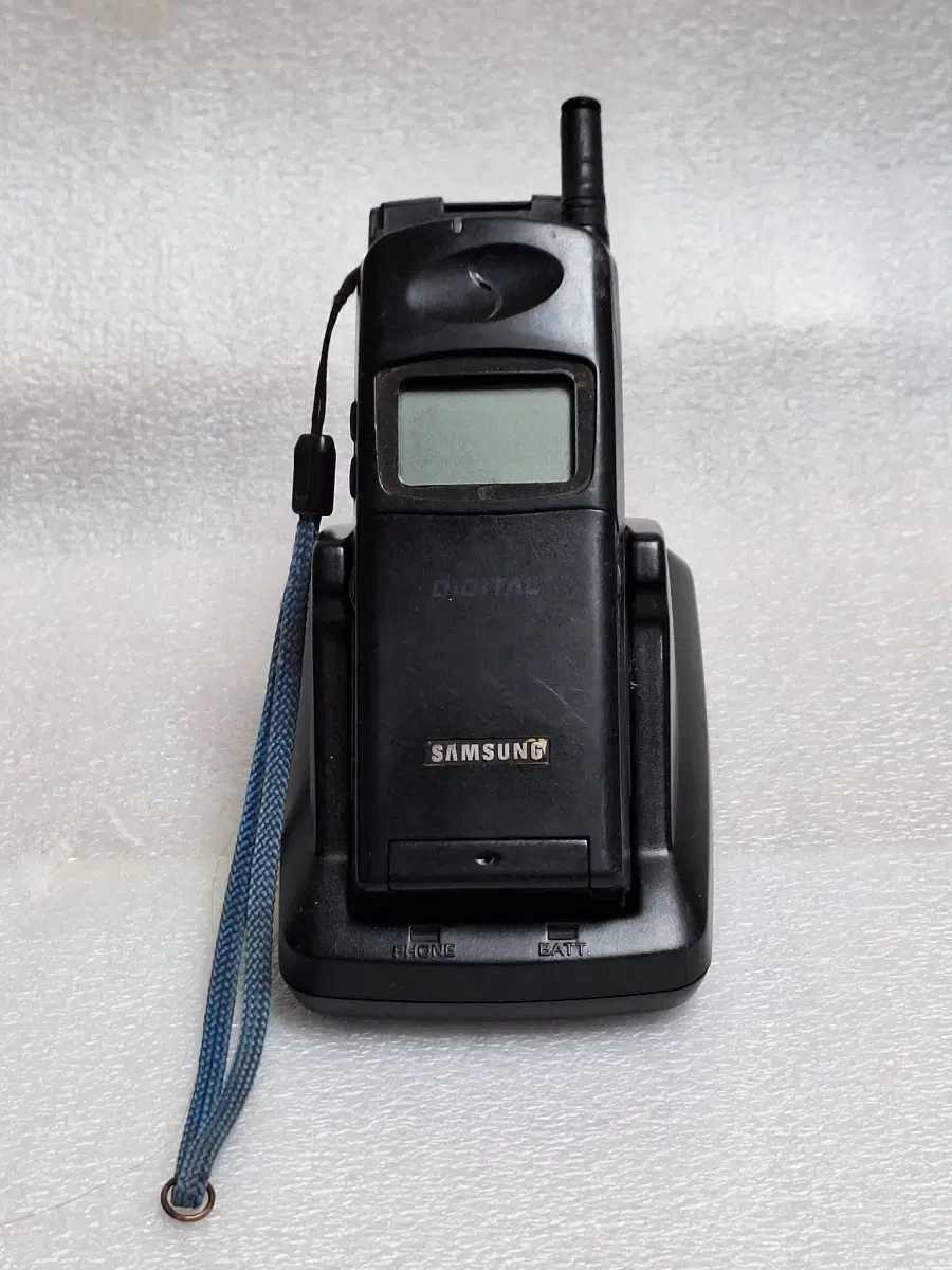 Samsung Folder Cell Phone