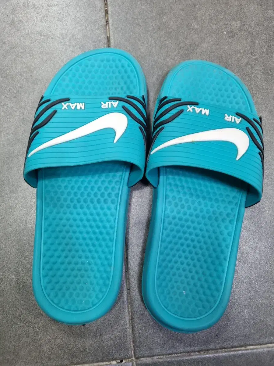 Nike Slippers 265