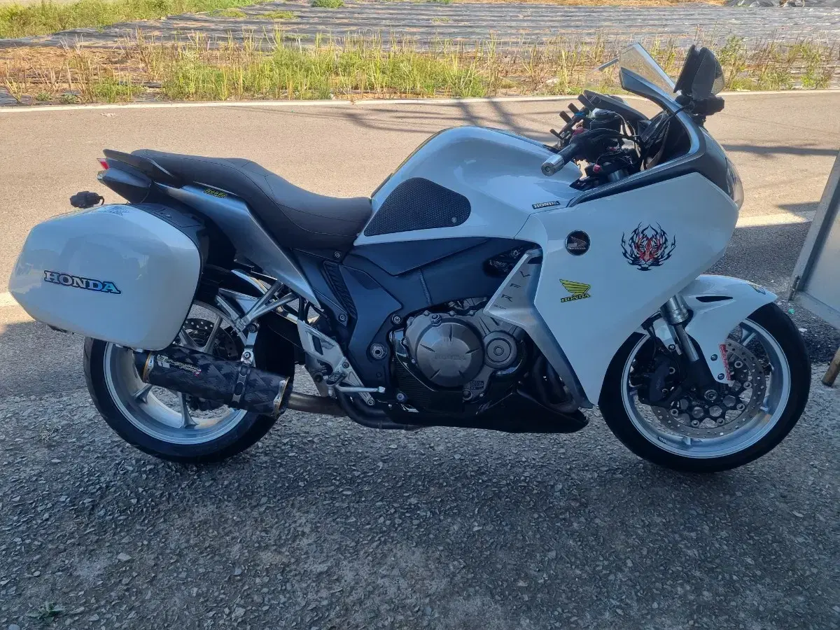 vfr1200f