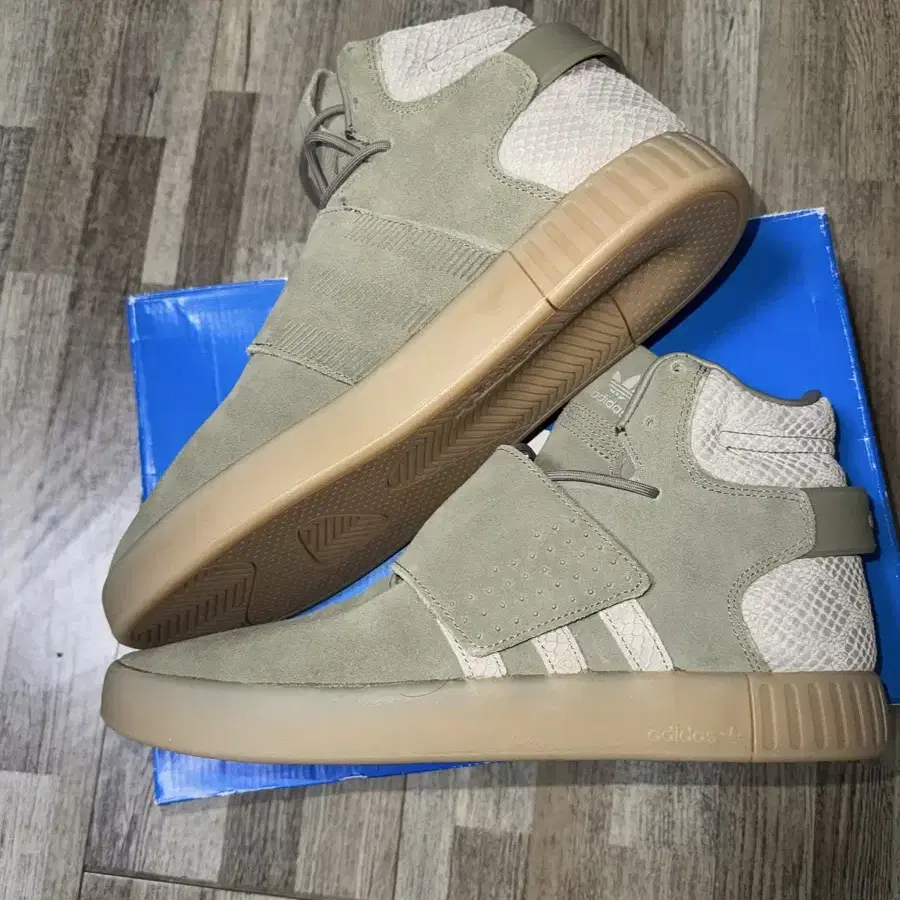 Adidas tubular invader 295 mm