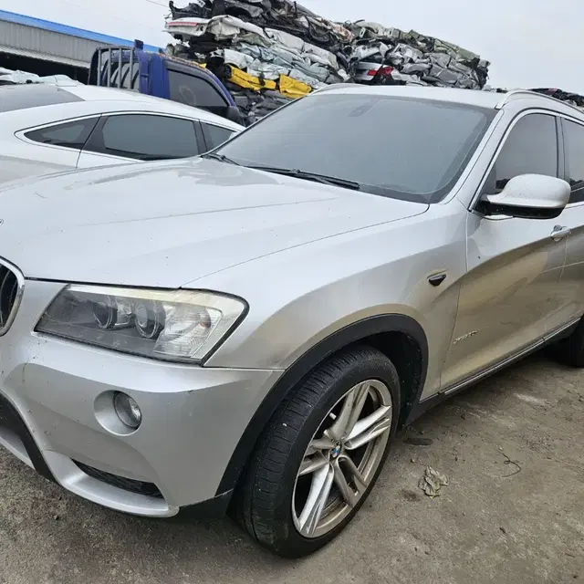 bmw x3 3.0d 차량부품판매합니다.