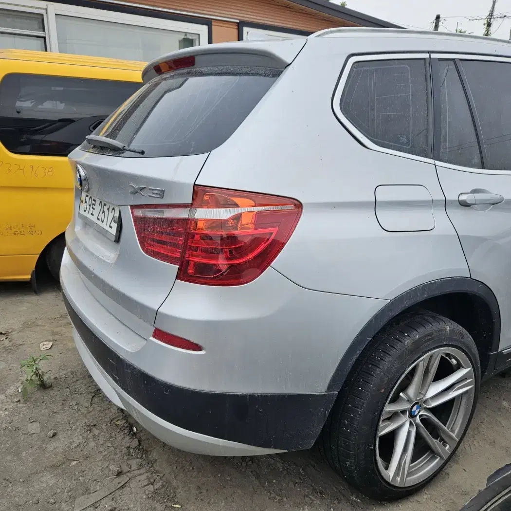 bmw x3 3.0d 차량부품판매합니다.