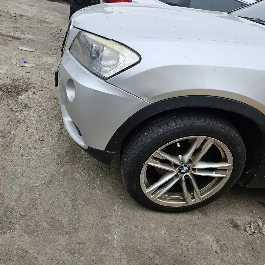 bmw x3 3.0d 차량부품판매합니다.