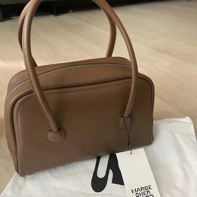 마지셔우드 soft tote 소프트 토트백 브라운