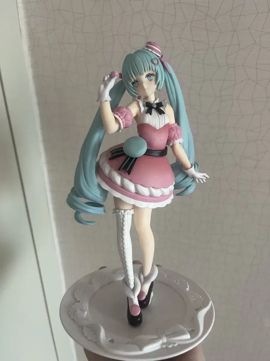 Mikufuryu Macaron Figures