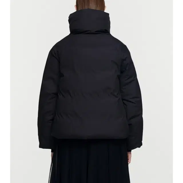 버뮬라HIGH NECK PUFFER JACKET (BLACK)