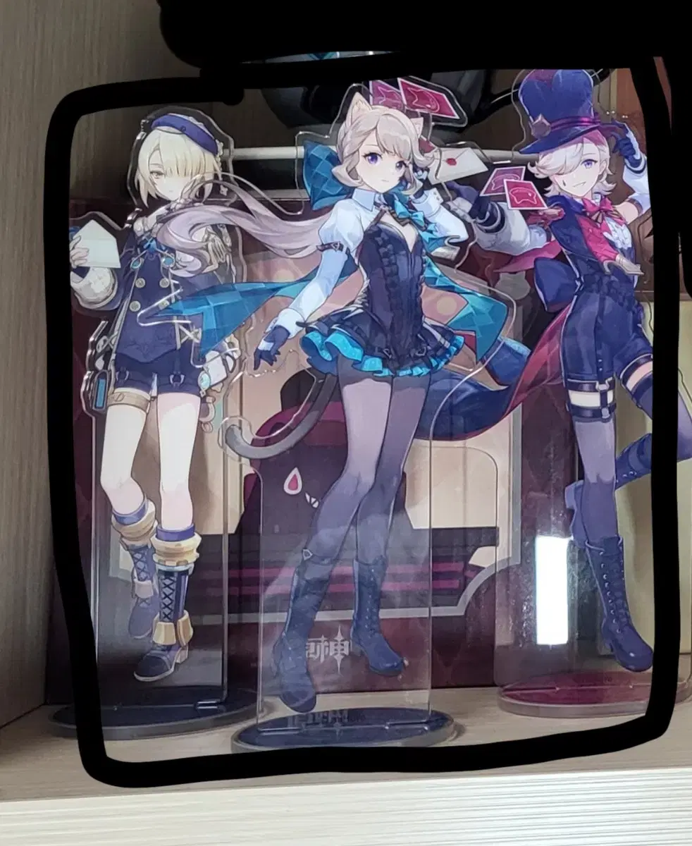 [Genshin Impact] Source) Rini Linette Première Art Fair Acrylic Stand